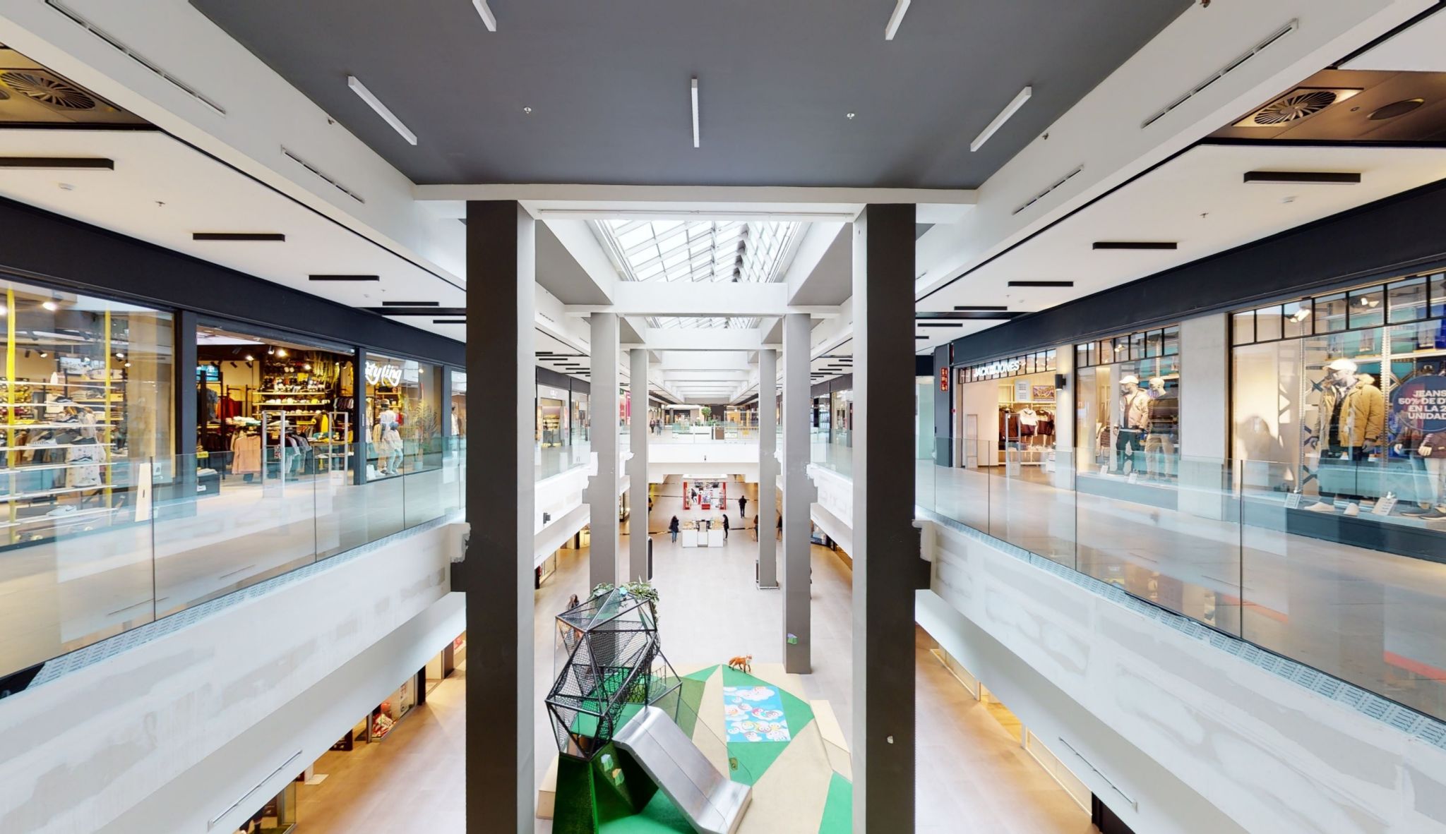 Reify, Max Center Refurbishment
