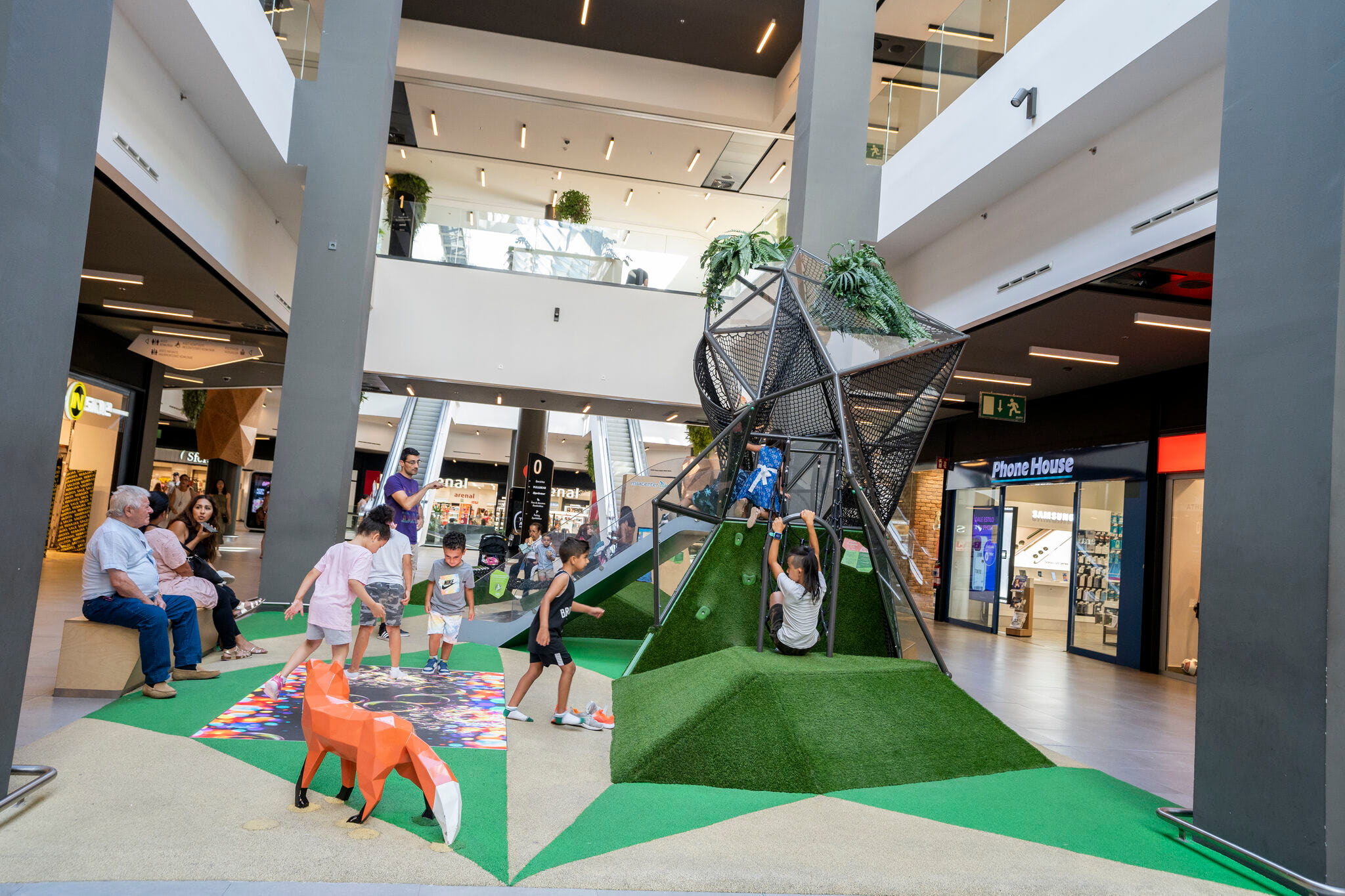 Reify, Max Center Refurbishment
