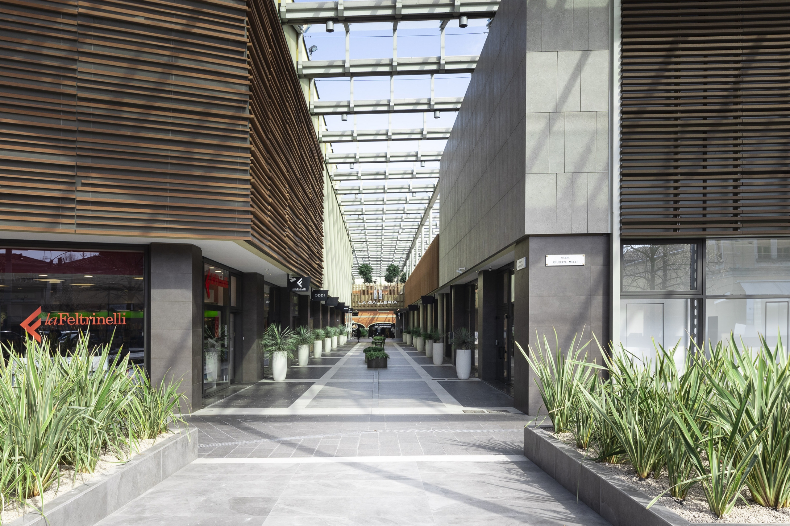 Reify, La Galleria