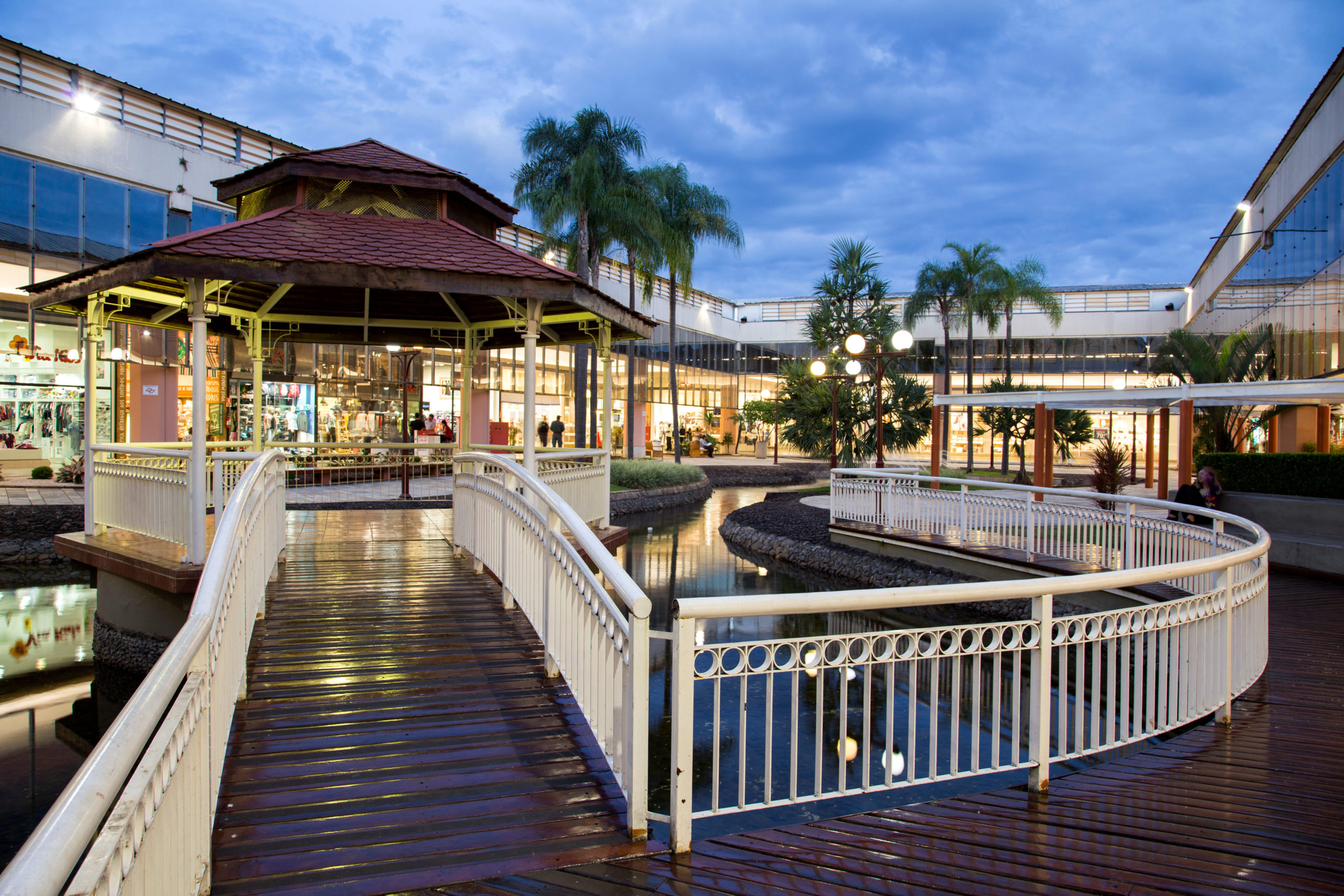 Reify, Franca Shopping